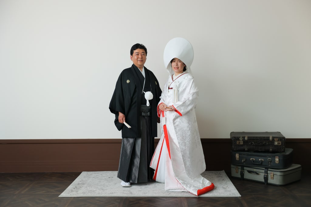 白無垢×黒紋服でモダンスタジオ撮影！