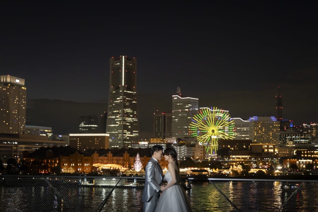 	和装はスタジオ・洋装は大桟橋でご希望のお時間・場所に合わせて撮影できます！