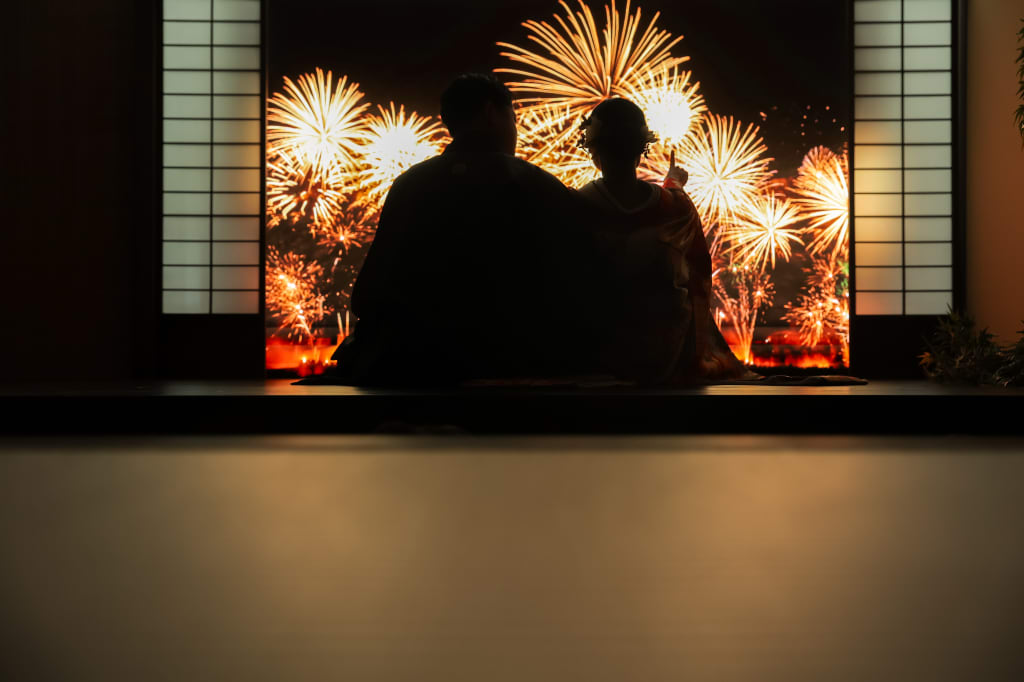 鮮やかな和装で彩る、おふたりの笑顔あふれる一日