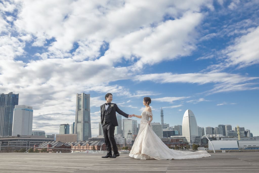 青空背景に爽やかな大桟橋