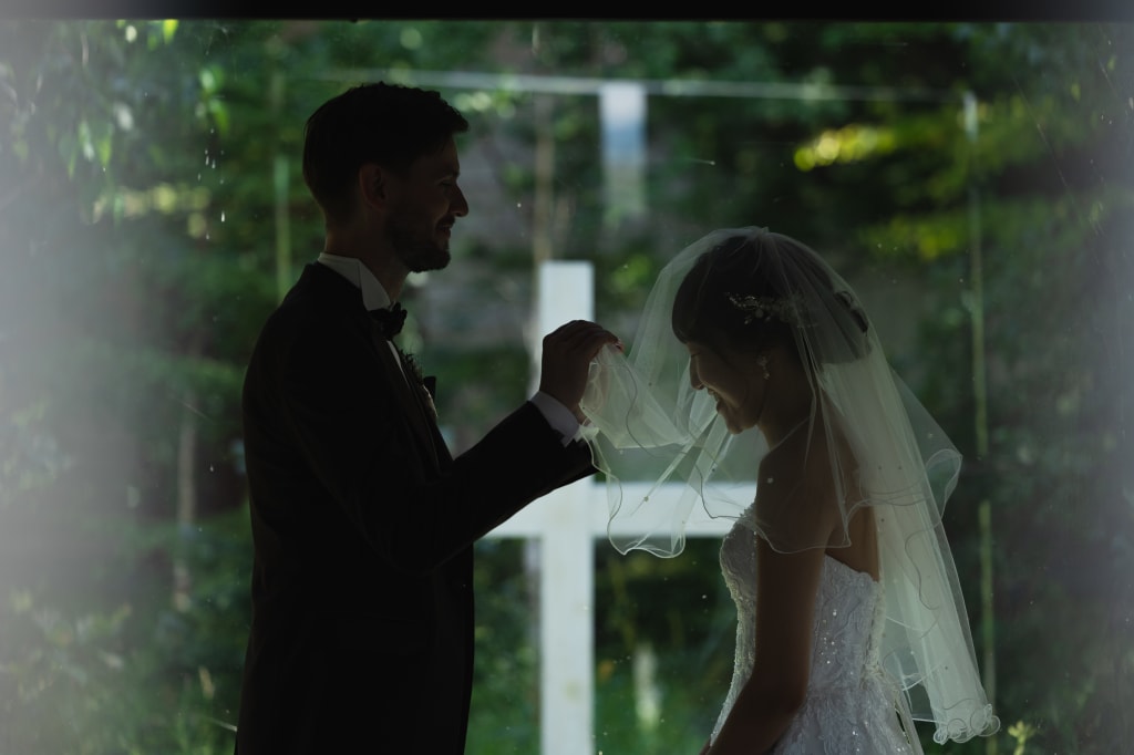 チャペル撮影で挙式の雰囲気を