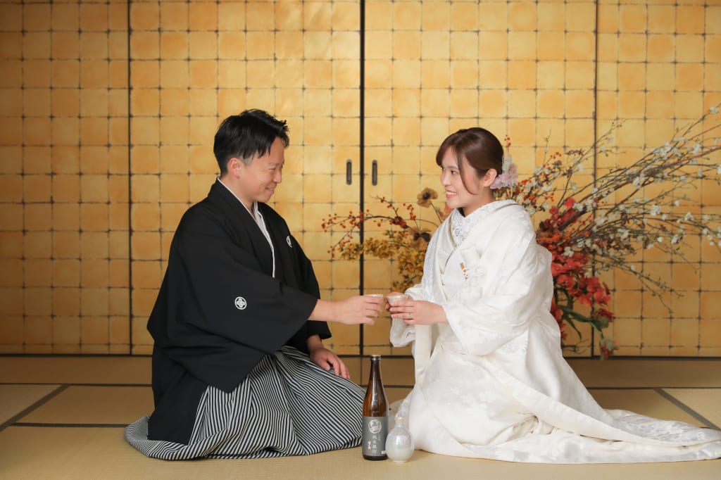 白無垢とドレスで魅せる笑顔あふれるスタジオフォト