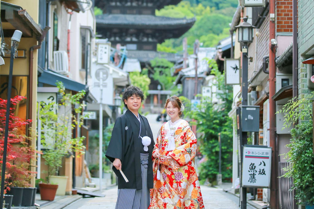 古都京都の【八坂の塔】と【屋内庭園】のセットで色打掛も白無垢も前撮りしちゃいました♪