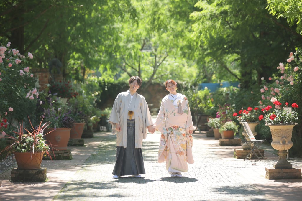 本格的な英国式庭園で洋装と和装どちらも撮れる！