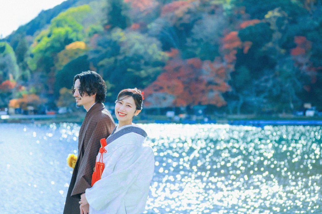 秋の紅葉の嵐山と洋装ハウススタジオで