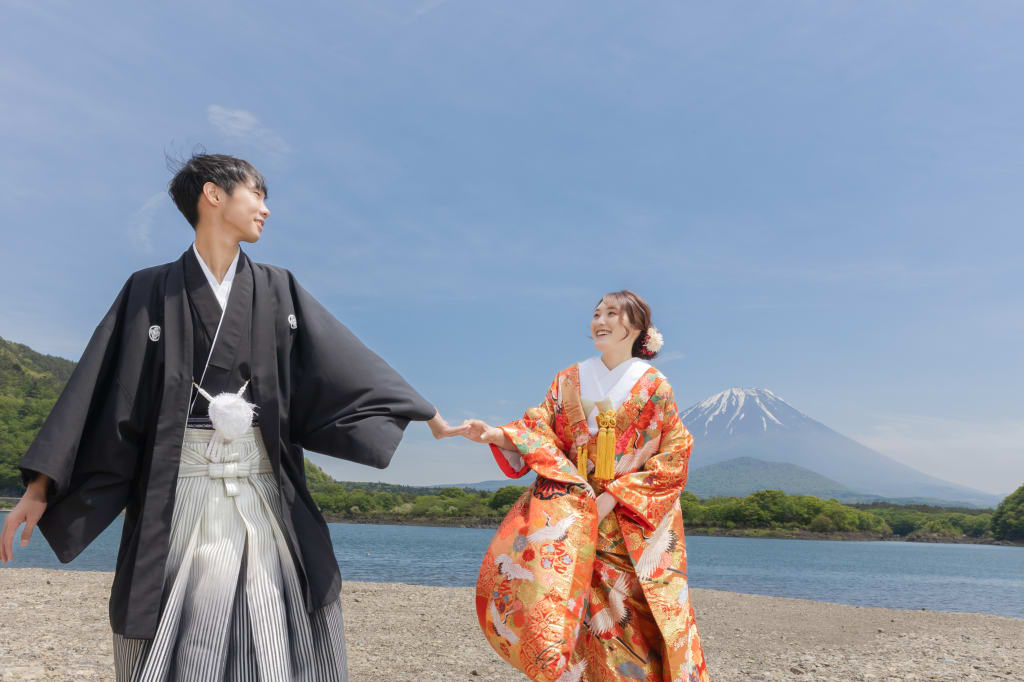 富士山をバックに和装撮影