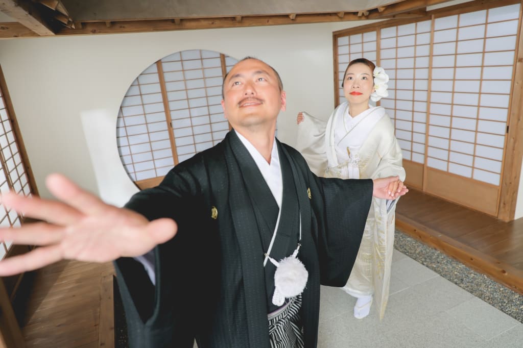ユニークなお二人と屋内庭園で楽しく撮影！