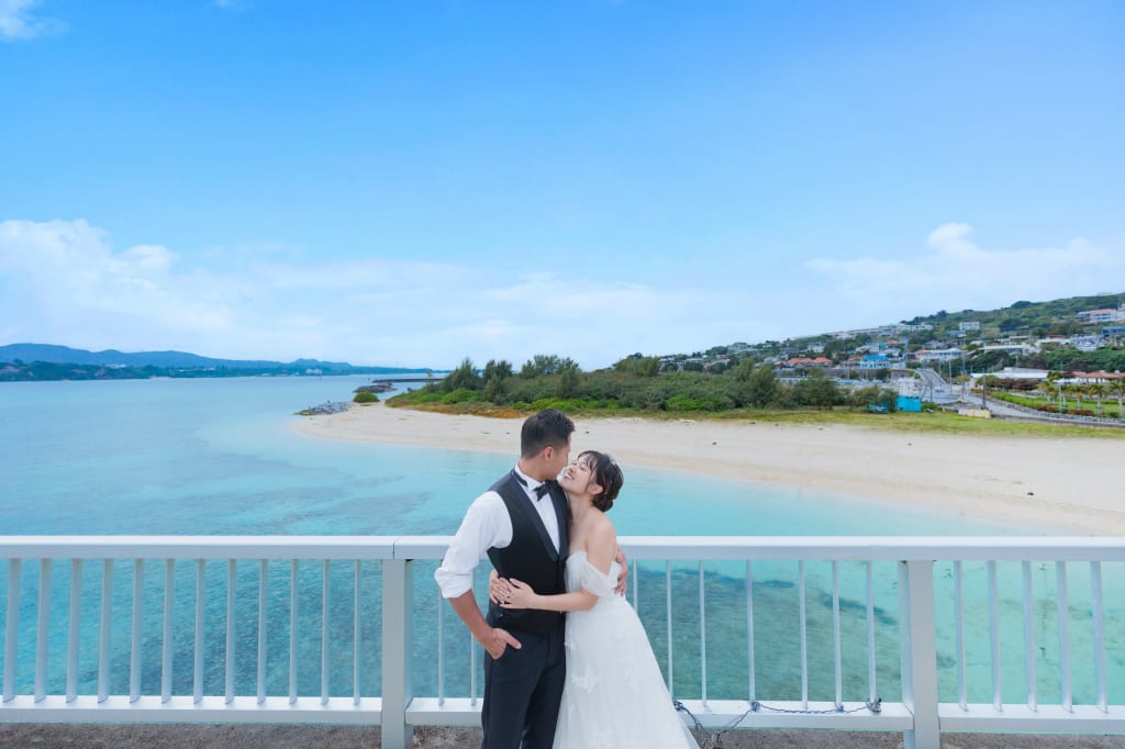 古宇利島ビーチでふたりらしく