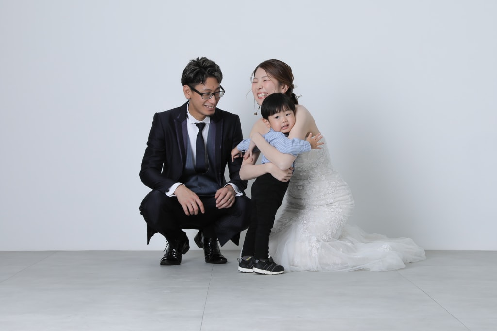 洋装ハウススタジオでお子様と一緒に