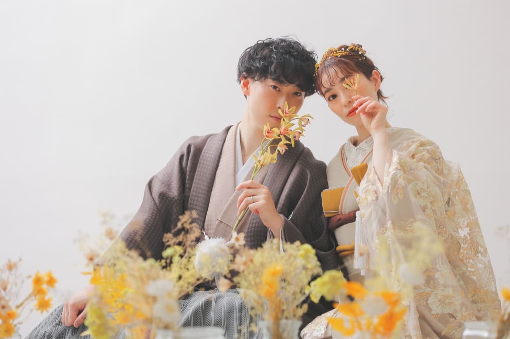 白背景とお花で🌼