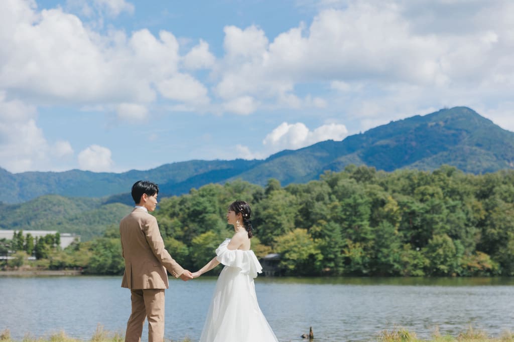 宝ヶ池の自然と共に祝福されたウェディングフォト