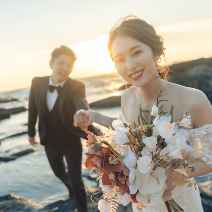 神奈川の自然島で 美しい夕陽と撮る海ロケフォト | デコルテフォトグラフィー | 前撮り・フォトウェディング