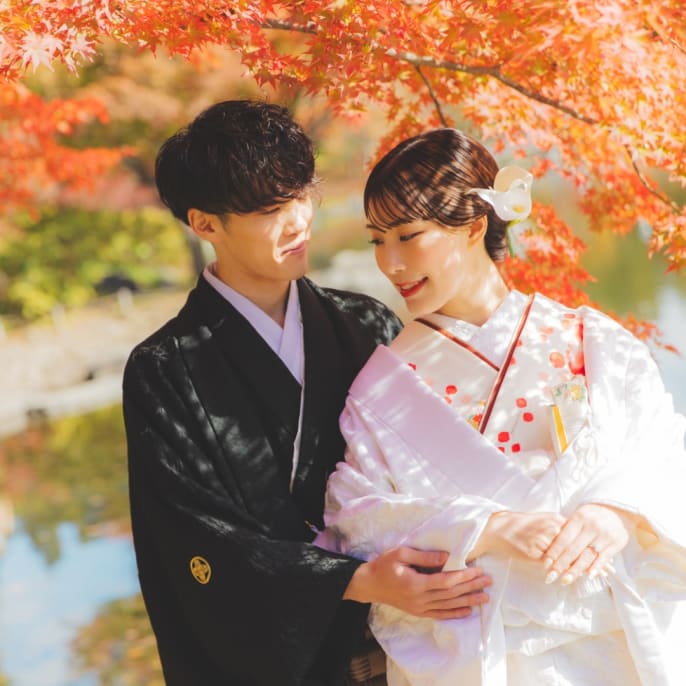 秋の風景とともに 紅葉の中で撮る特別な結婚写真 | スタジオAQUA 表参道渋谷店 | 前撮り・フォトウェディング
