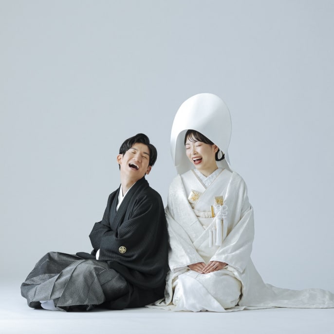 和装も洋装も シンプルスタジオでふたりらしく