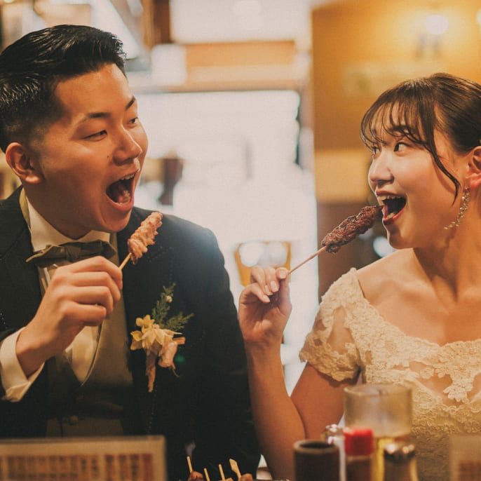 食べて飲んで 全力投球 | デコルテフォトグラフィー | 前撮り・フォトウェディング