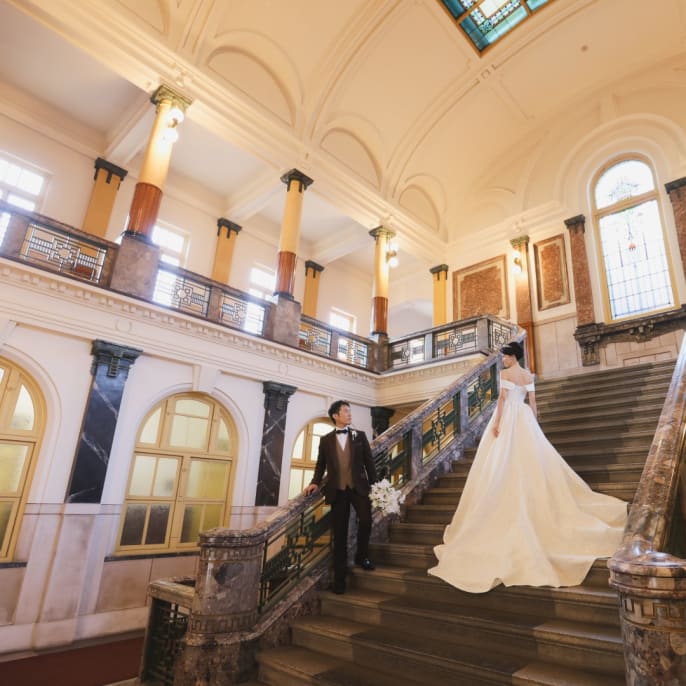 歴史ある場所 市政資料館で クラシカルに | デコルテフォトグラフィー | 前撮り・フォトウェディング