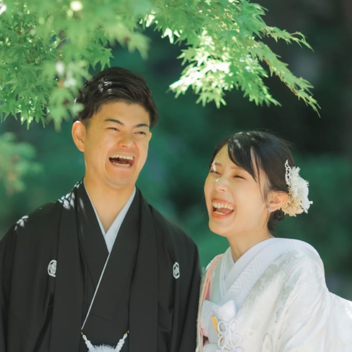 緑鮮やかな縮景園で 白無垢も色打掛も | デコルテフォトグラフィー | 前撮り・フォトウェディング