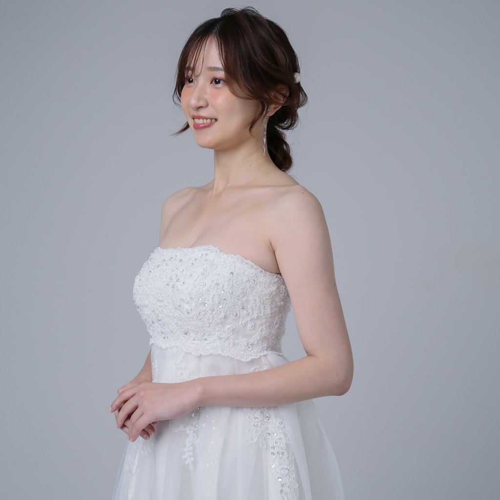 トップス刺繍散りばめ　10608