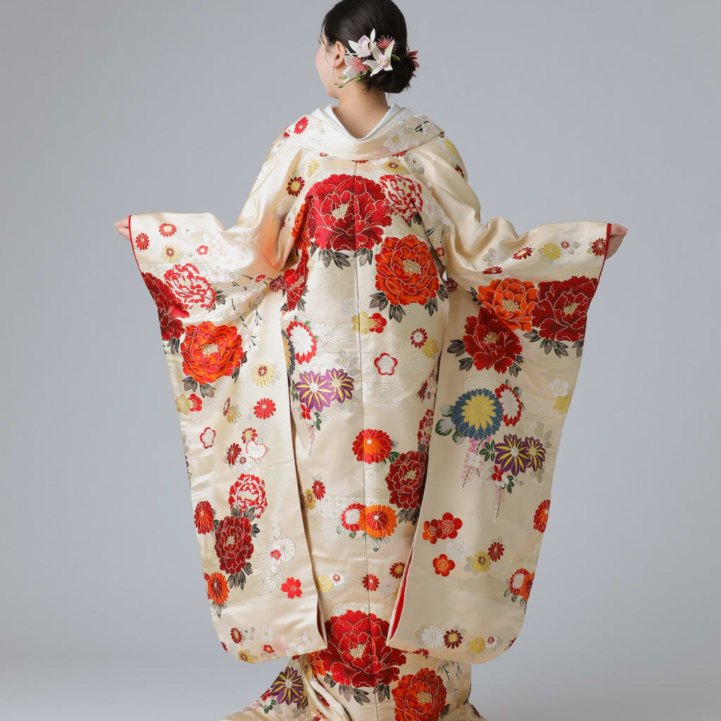 かすみに牡丹　クリーム