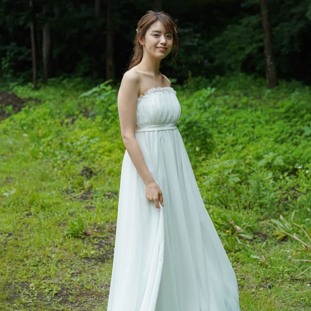 胸元ギャザーフリル　スパン散りばめ