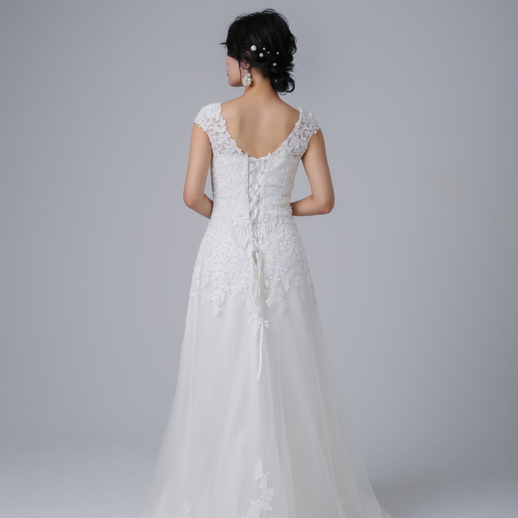 胸元刺繍スレンダー