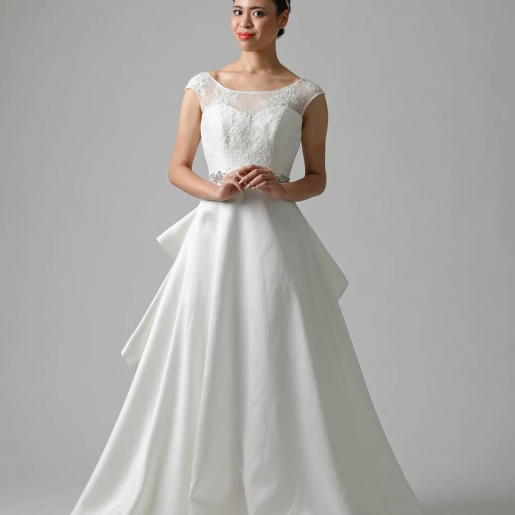 レースフレンチスリーブ後ろラッフル