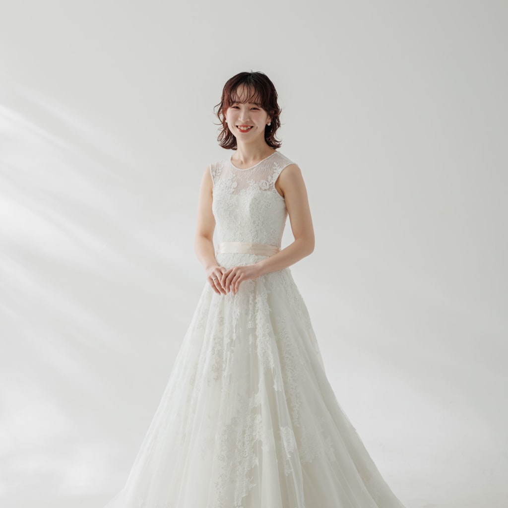 総刺繍フレンチスリーブ