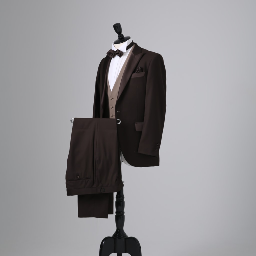 ピークドラペルクラシックタキシード　ブラウン