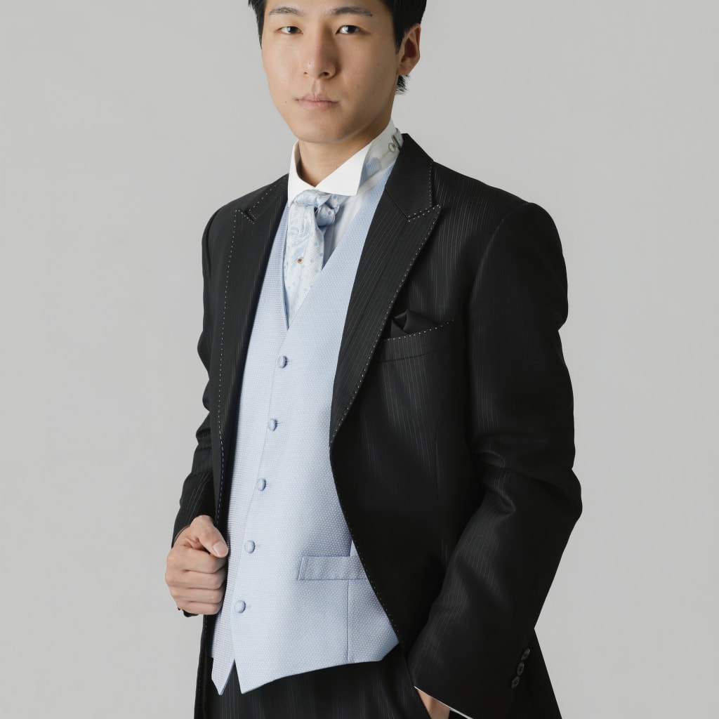 ブラック燕尾　水色ベスト