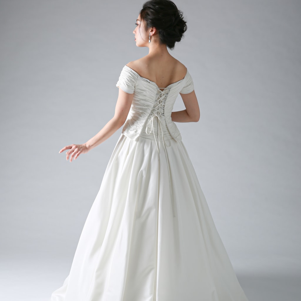 オフショルギャザー切り替えドレス