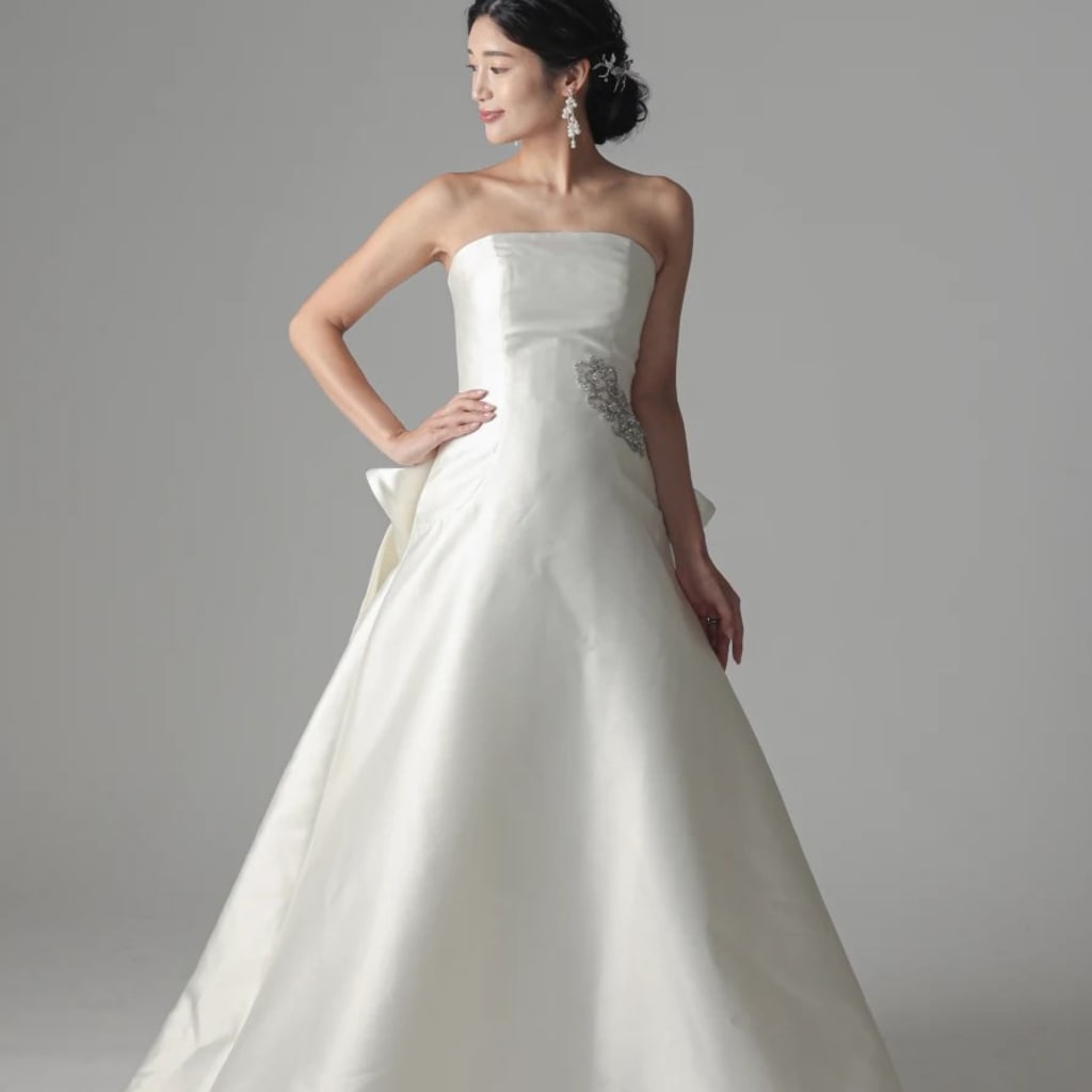 シンプルAライン後ろフリル