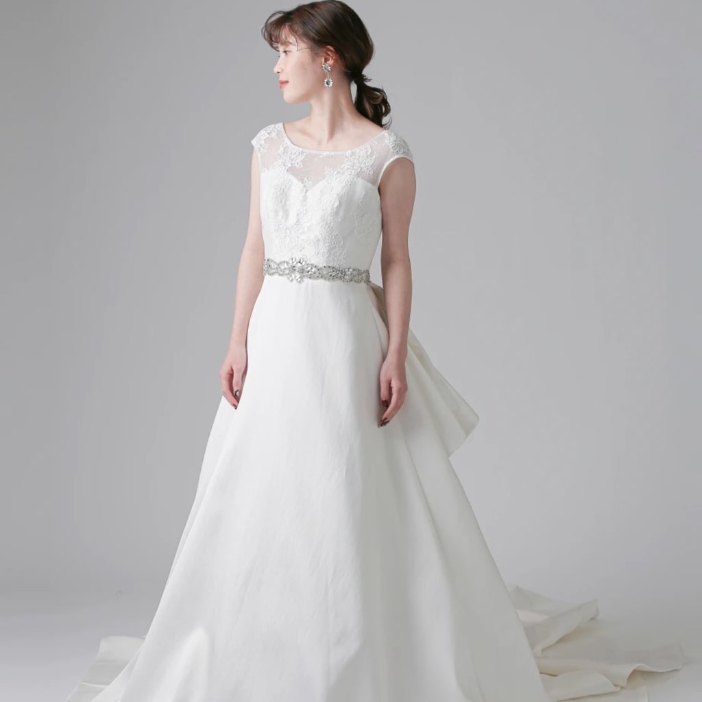 レースフレンチ後ろ深Vラッフル