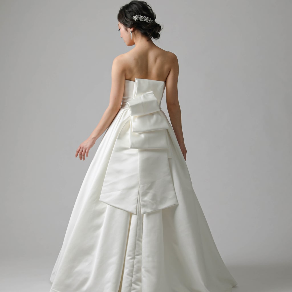 胸元折り返しシンプルAライン