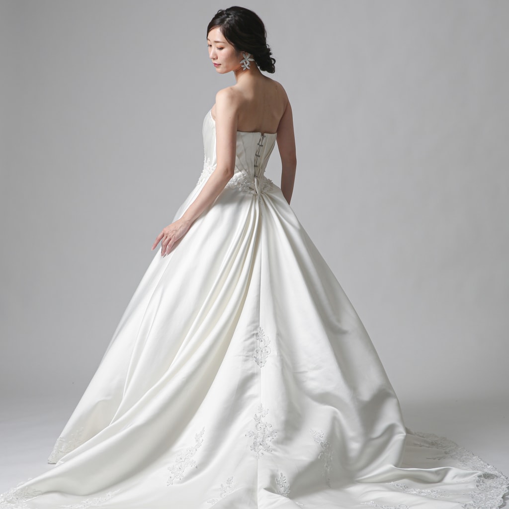 光沢サテンフロントビージング