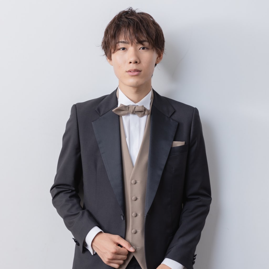 【ぽとゆ】タキシード　2日使用（前撮り＋結婚式） ぽとゆ様専用】タキシード 2日使用（前撮り＋結婚式） - メルカリ