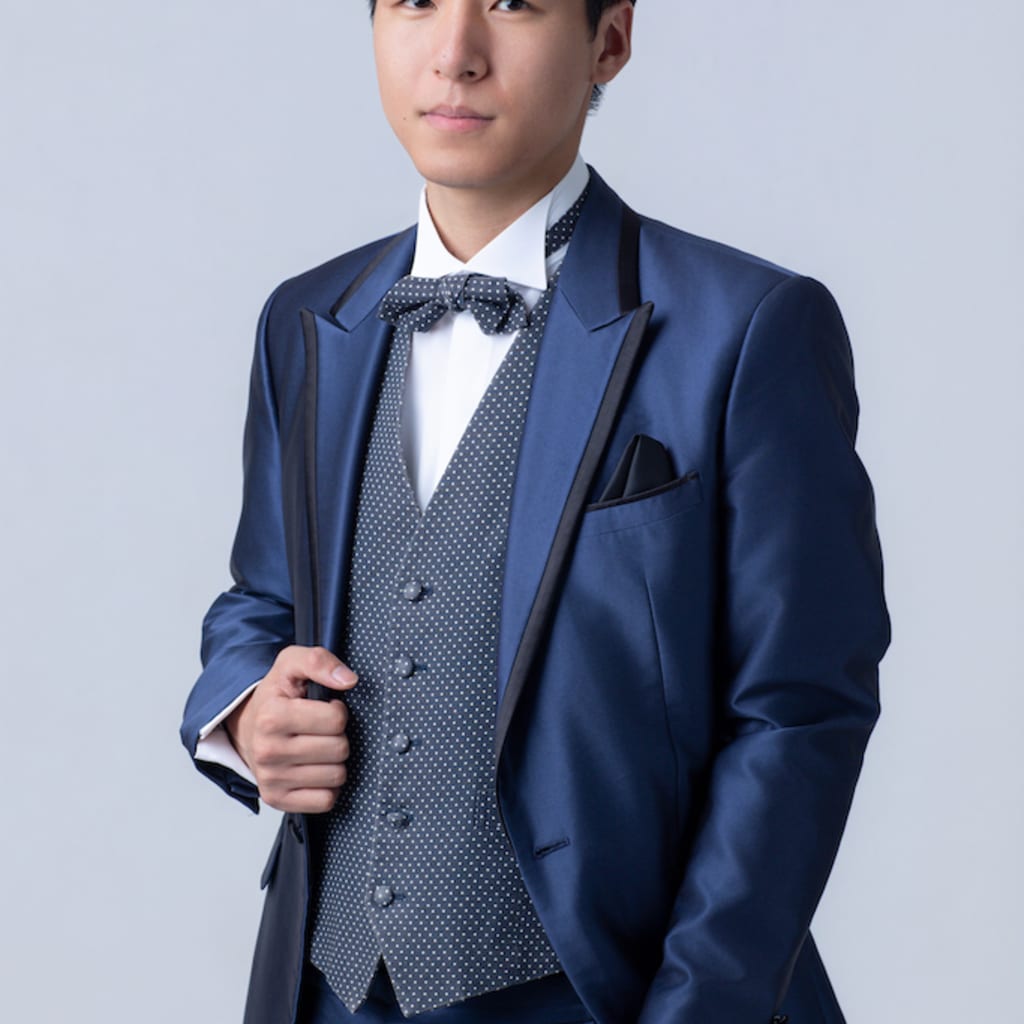 ドット柄ベストと棒タイ/蝶タイ