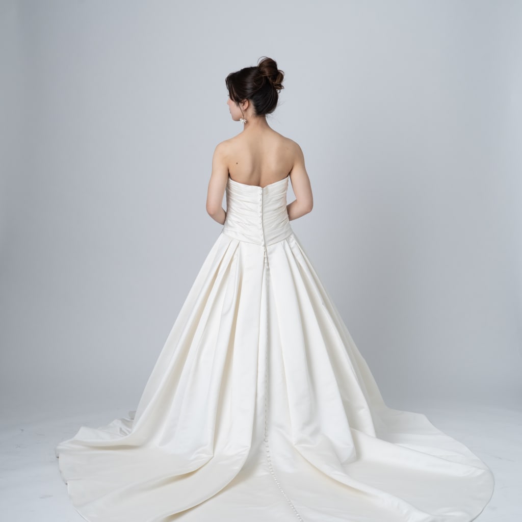 胸元ギャザーシンプルAライン