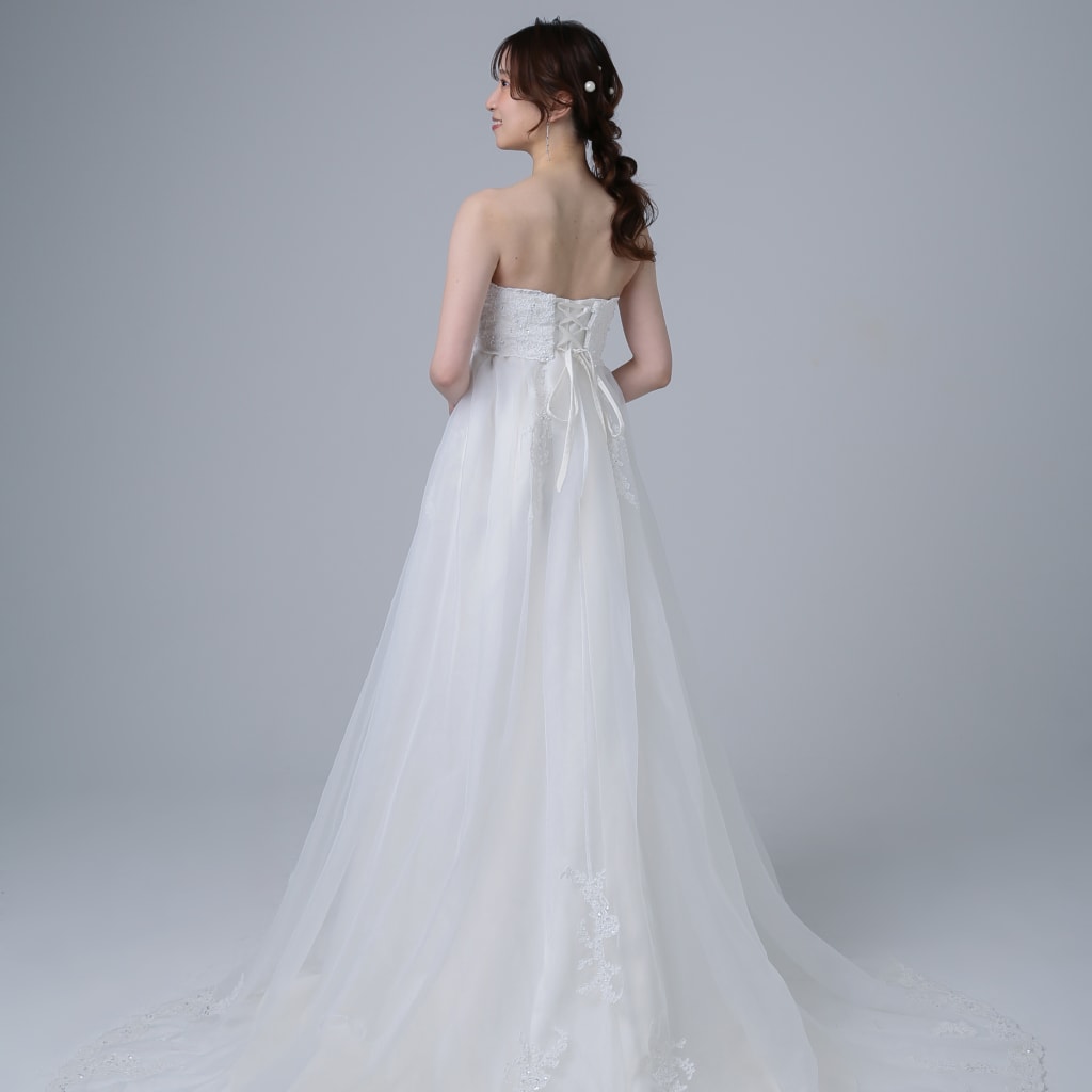 トップス刺繍散りばめ　10608