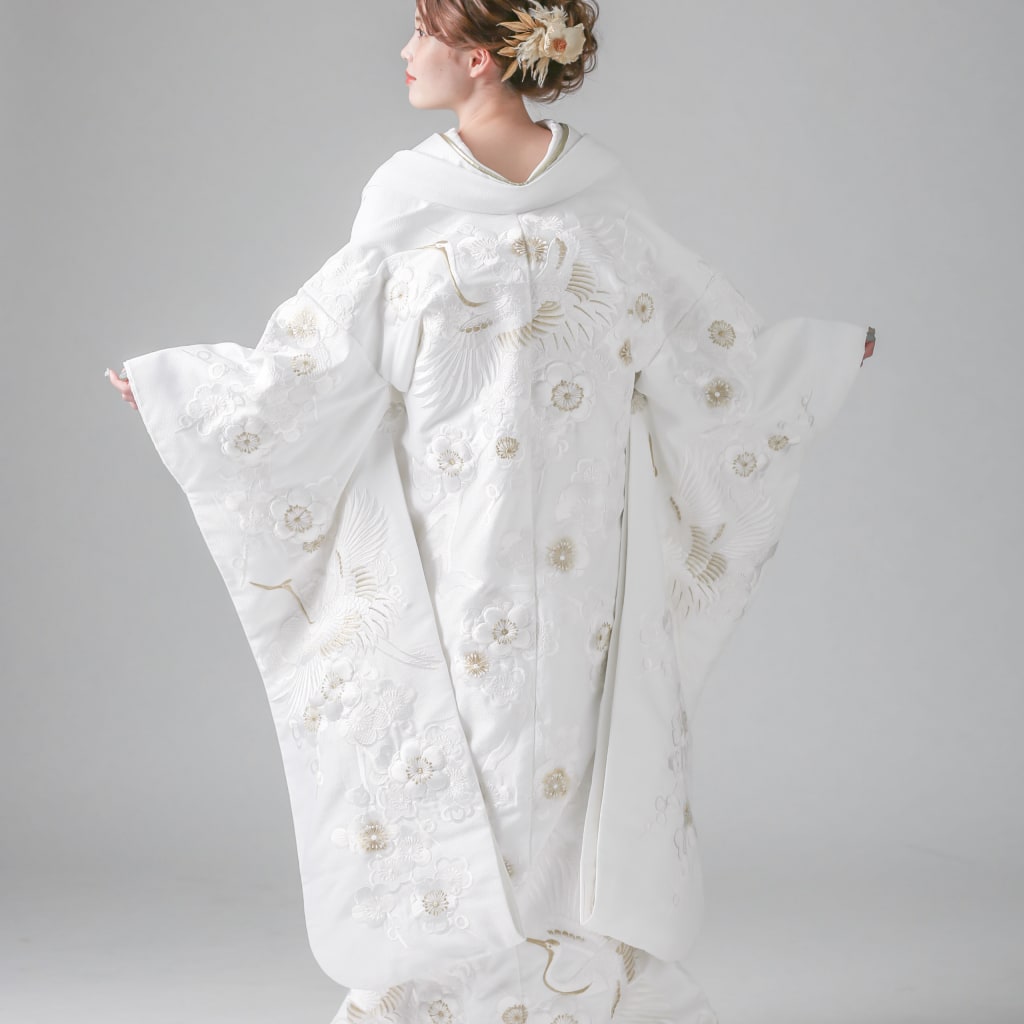 白無垢　花嫁衣装　白打掛　刺繍　金糸　ラメ　落款入り　正絹 花嫁 正絹 白打掛・白無垢レンタル 020013 緞子 金襴