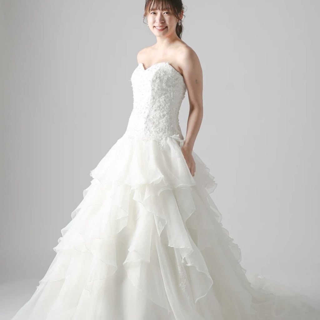 ローウエストフリルスカート