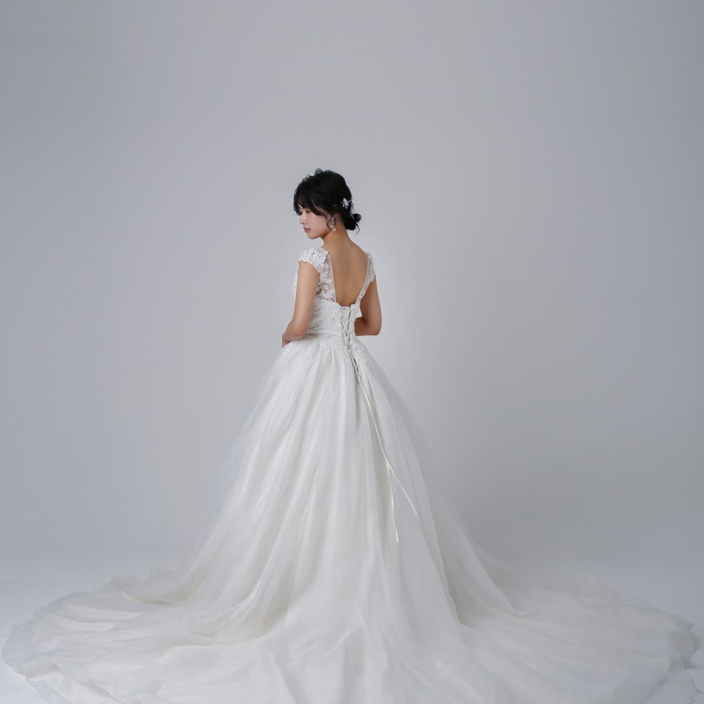 フレンチスリーブトップスビーズ花