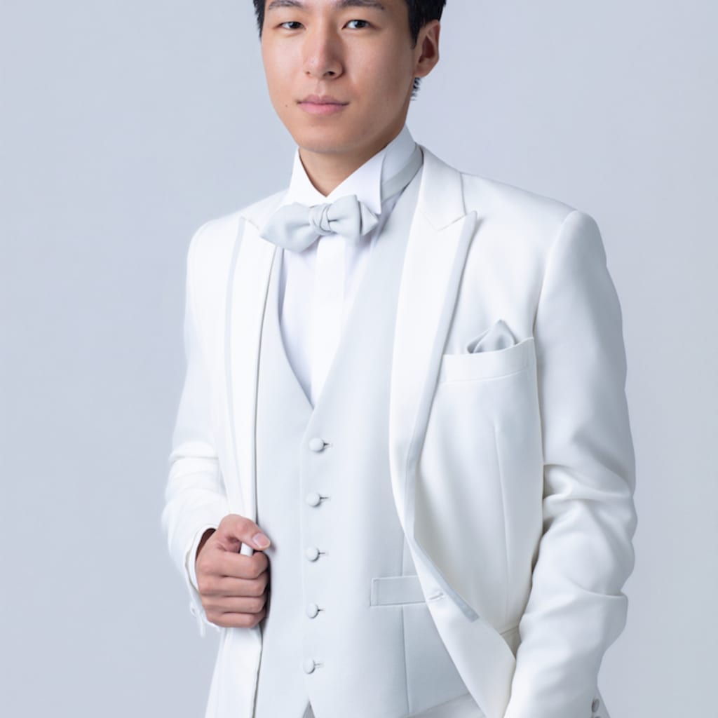 ホワイトタキ　シルバーパイピング　くるみ