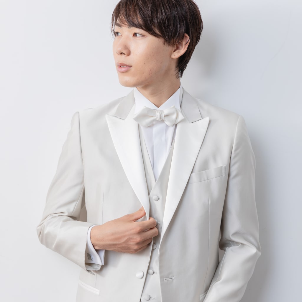 【ぽとゆ】タキシード　2日使用（前撮り＋結婚式） ぽとゆ様専用】タキシード 2日使用（前撮り＋結婚式） - メルカリ