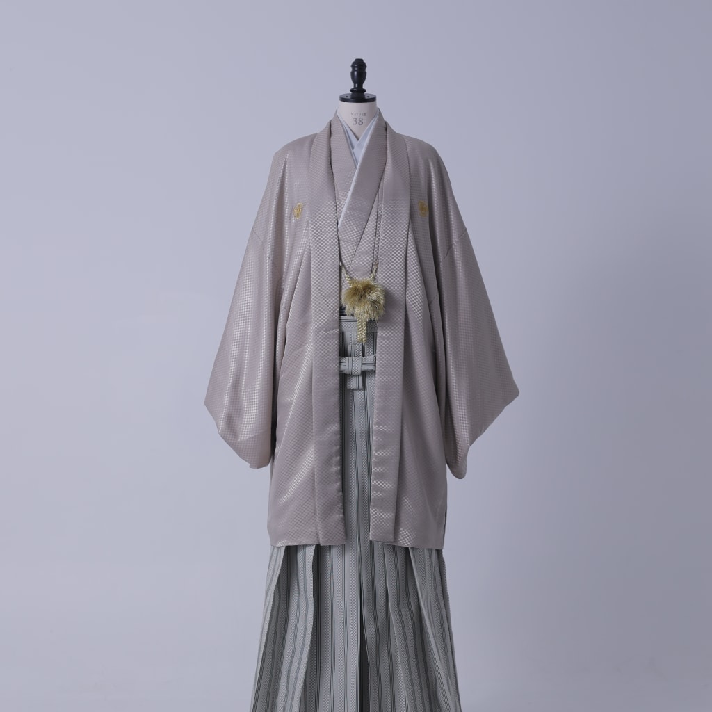 ベージュ紋付×市松平縞袴