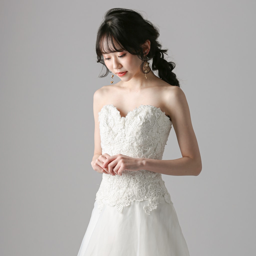 ✨美しいシルエットライン✨ウェディングドレス　フィッシュテール　夏婚　前撮り エレガント ウエディングドレス ホワイト オフショルダー