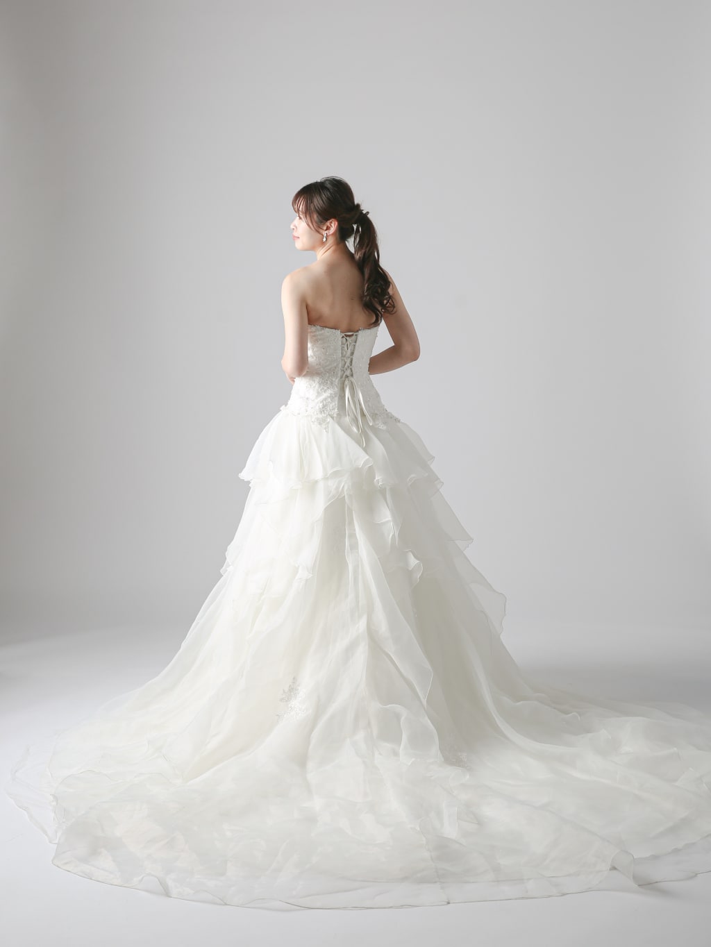 ローウエストフリルスカート | デコルテフォトグラフィー | 前撮り・フォトウェディング