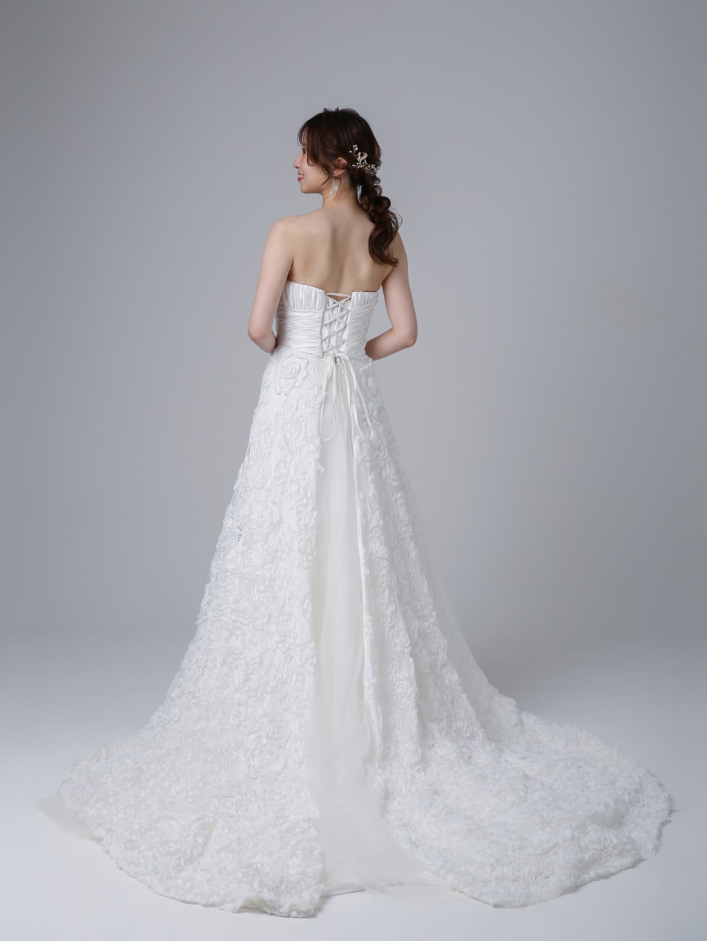 バラ柄テープ刺繍胸タック | デコルテフォトグラフィー | 前撮り・フォトウェディング