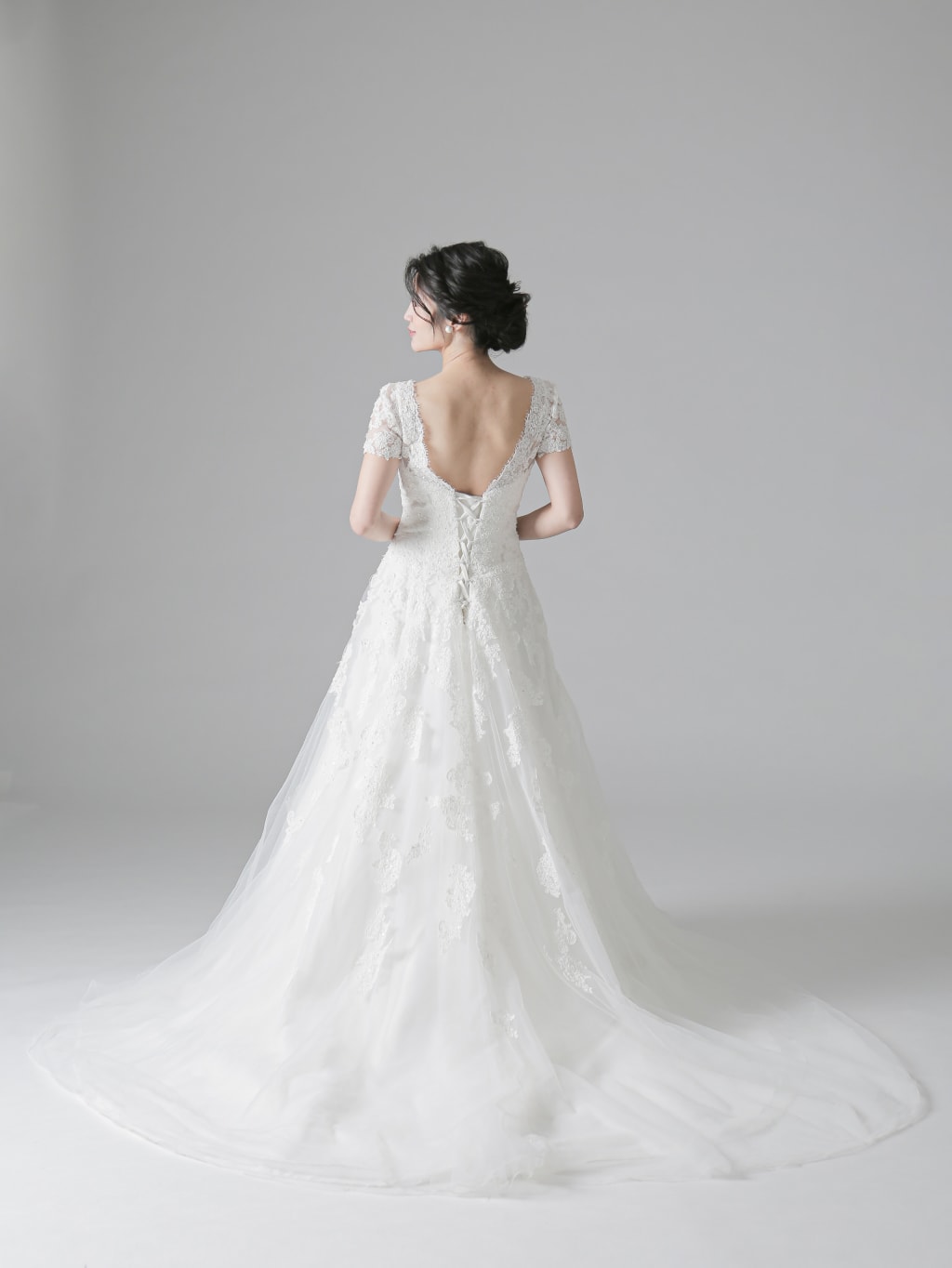 ハーフスリーブトップス刺繍 | デコルテフォトグラフィー | 前撮り・フォトウェディング