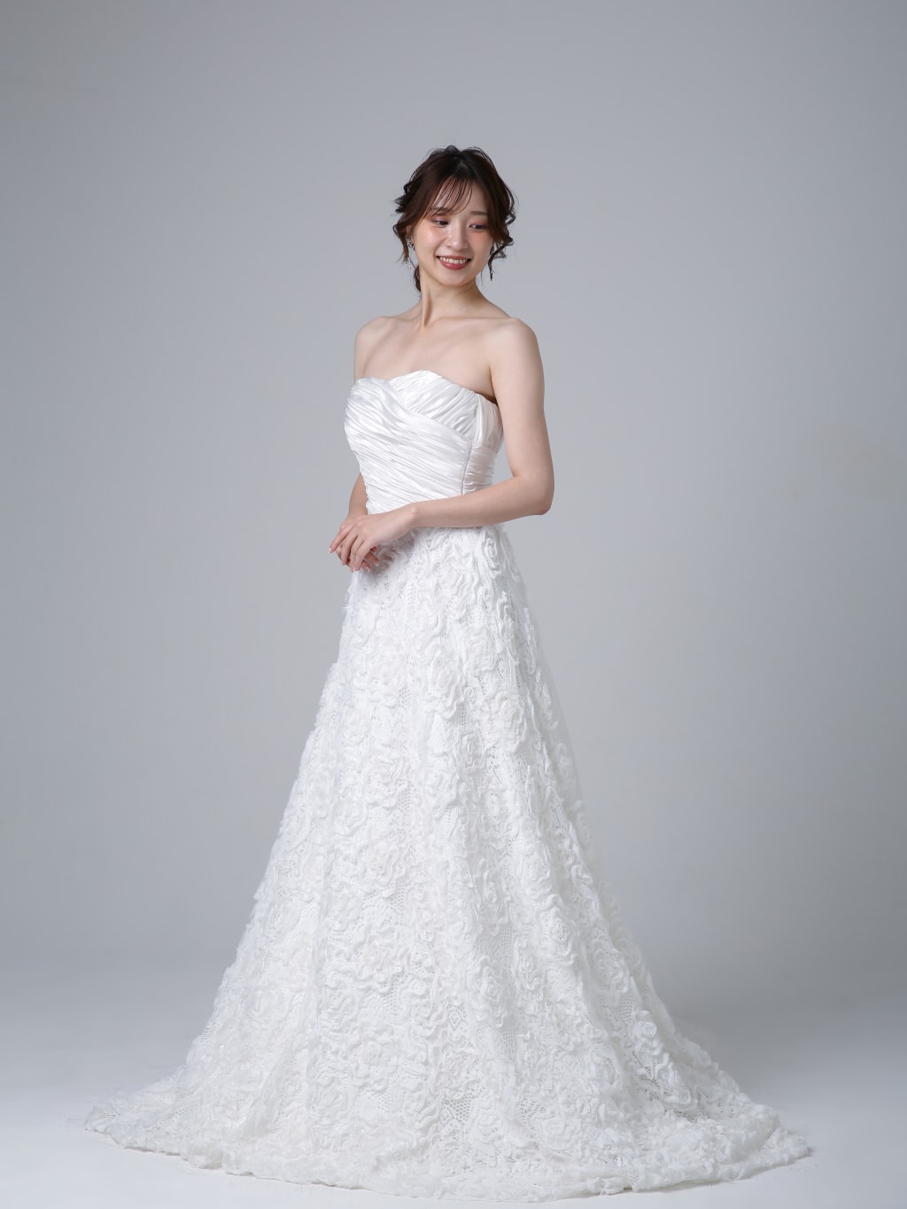 バラ柄テープ刺繍胸タック | デコルテフォトグラフィー | 前撮り・フォトウェディング