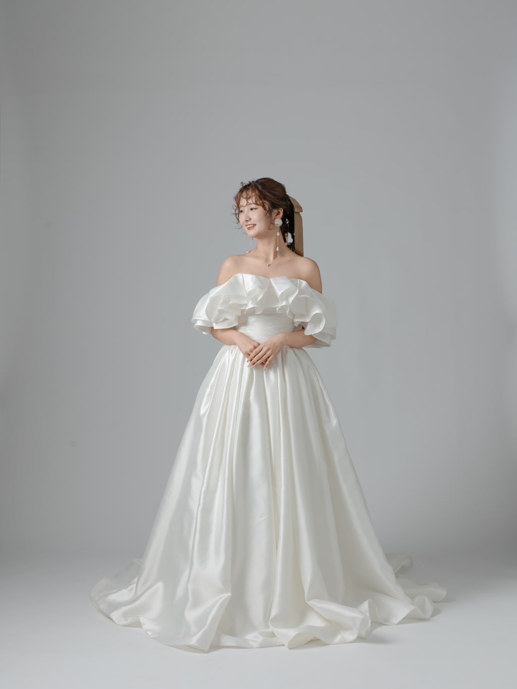 胸元フリルサテン | デコルテフォトグラフィー | 前撮り・フォトウェディング